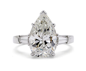 Pear-shaped diamond ring, 4.06 carats, H/VVS1 (GIA-certified)